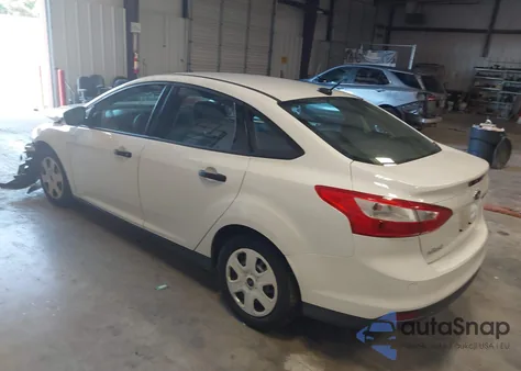 2014 Ford Focus S z USA, uszkodzony, nr VIN 1FADP3E28EL422084